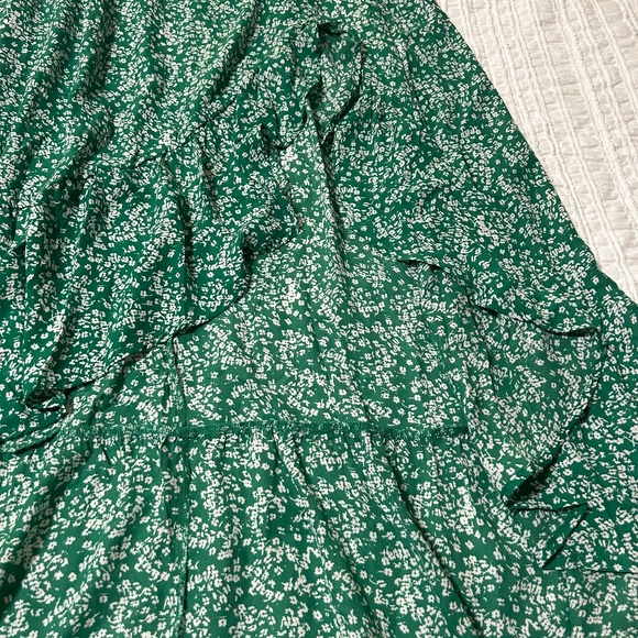 Green Floral Print Off-the-Shoulder Midi Dress - Picture 6 of 9